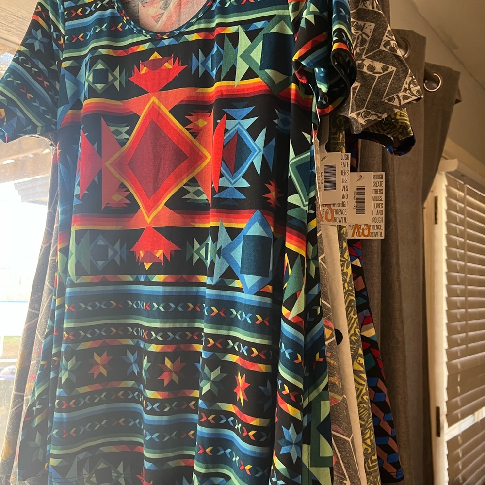 LuLaRoe Perfect T